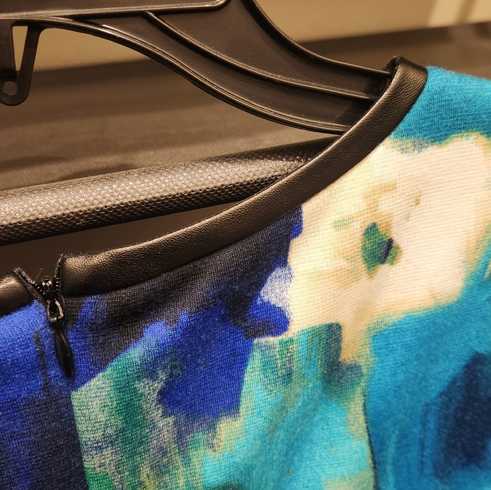 NWT London Times Abstract Floral Vibrant Blue and White Shift Midi Dress - Picture 5 of 5